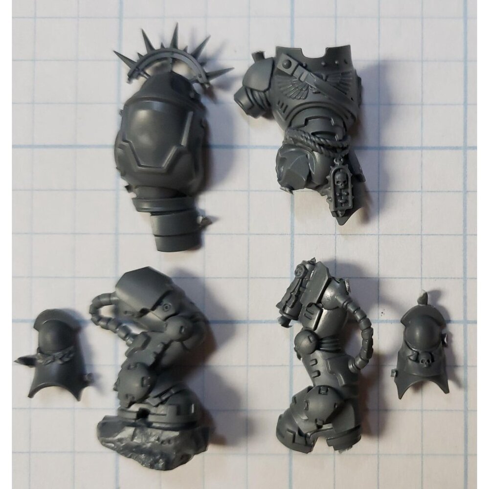 Warhammer 40k Space Marine Bits Captain in Gravis Armor Torso Legs Iron Halo - Picture 2 of 2